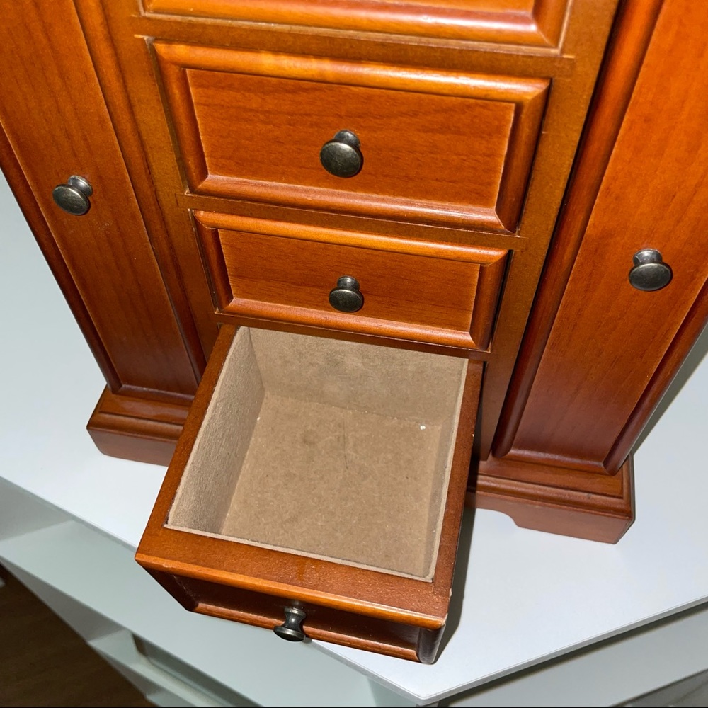 Jewelry Box/Storage - Picture 6 of 7